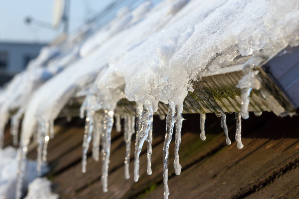 3 Common Winter Roof Problems and How to Fix Them
