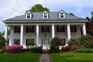 Choosing Siding, Windows, and Roofing for Your Colonial Home
