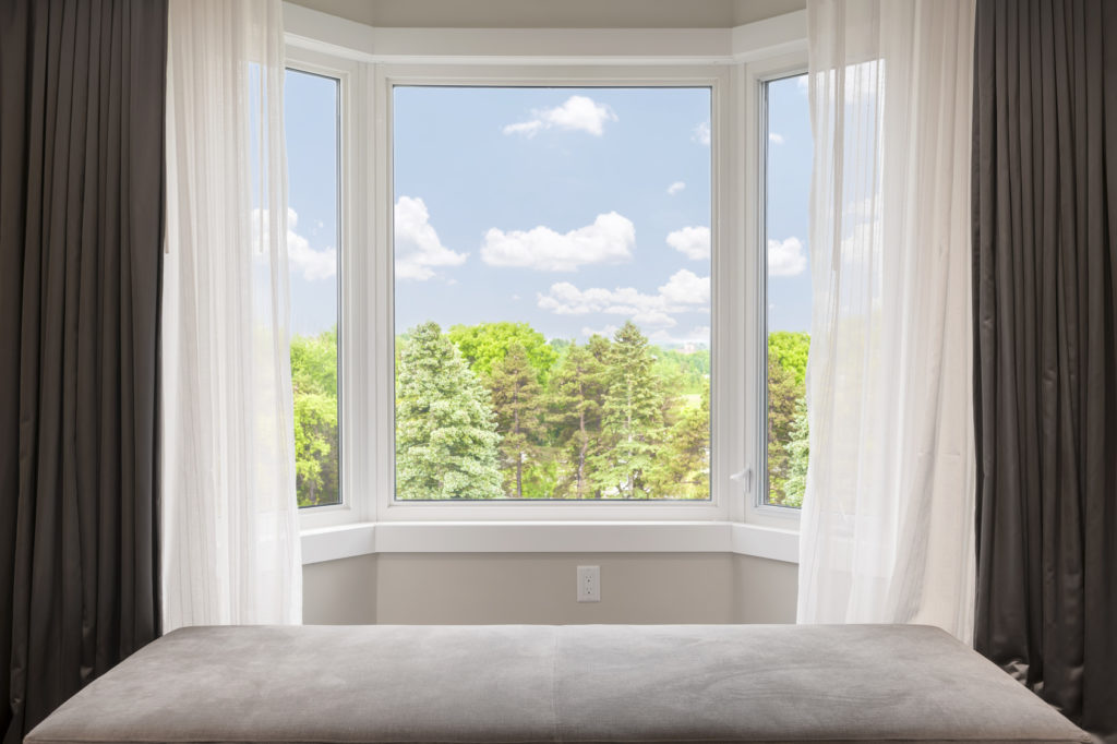 Most Common Differences Between Bay and Bow Windows