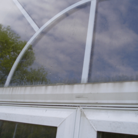 Vinyl windows seal failure